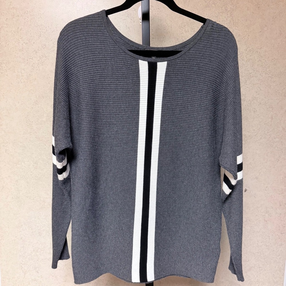 Lety‎ Me M Womens Gray Knit Pullover Black White Stripped Casual Relaxed Sweater